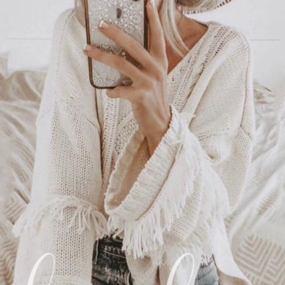 ❤️#1 Liked❤️ Knit Fringe Sweater❤️ - Picture 2 of 5